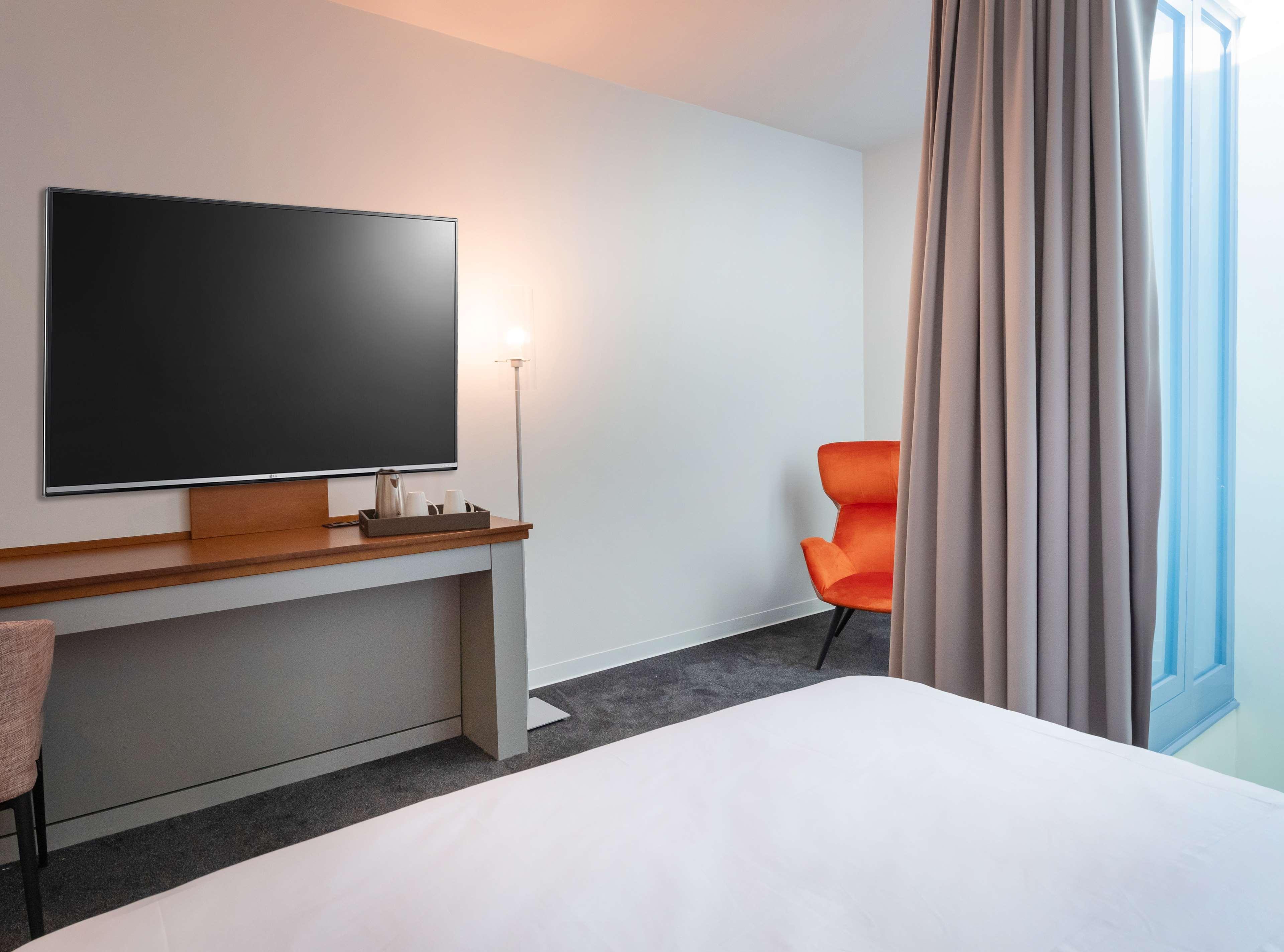 Отель Doubletree By Hilton Frankfurt Niederrad Франкфурт-на-Майне Экстерьер фото