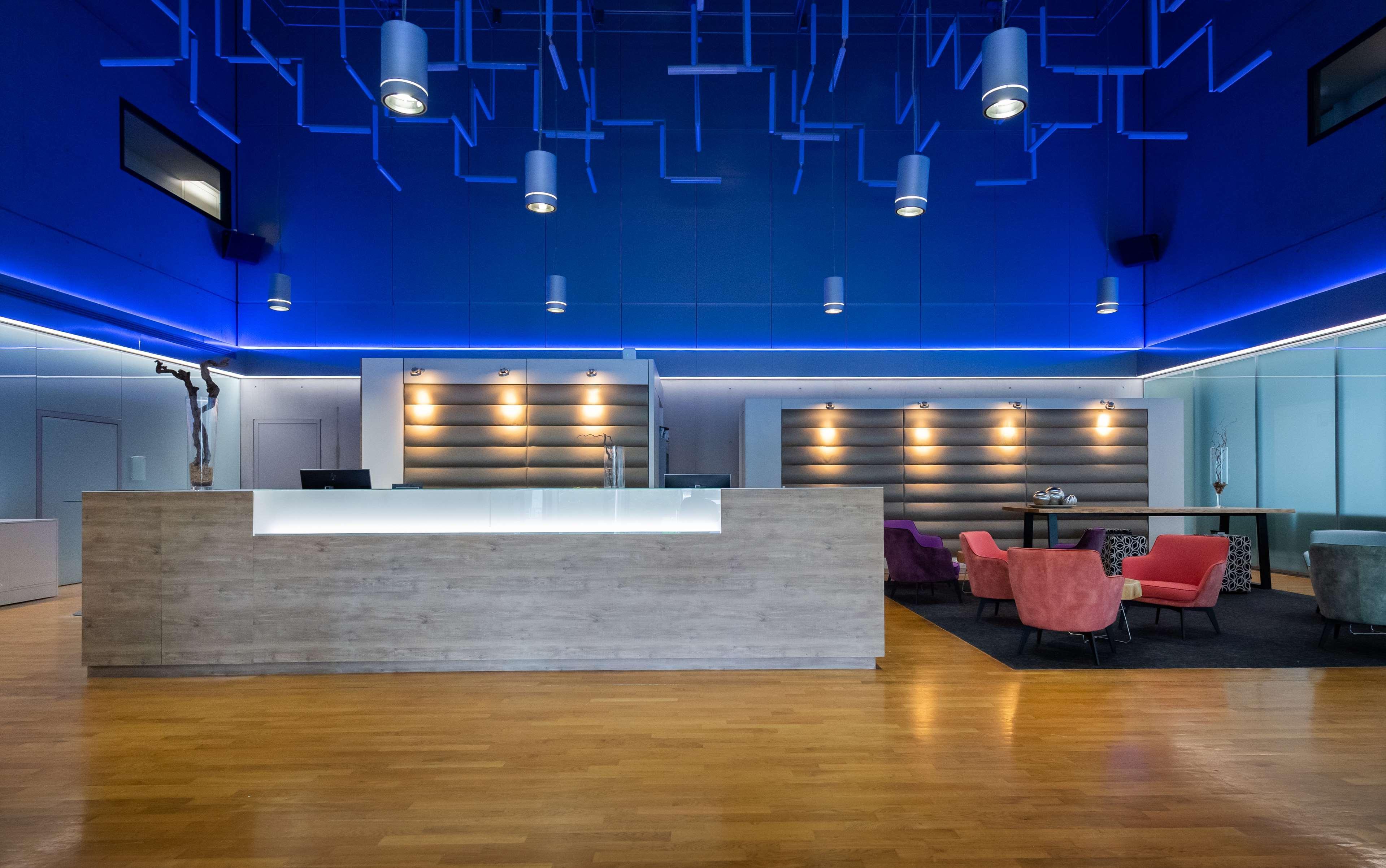 Отель Doubletree By Hilton Frankfurt Niederrad Франкфурт-на-Майне Экстерьер фото