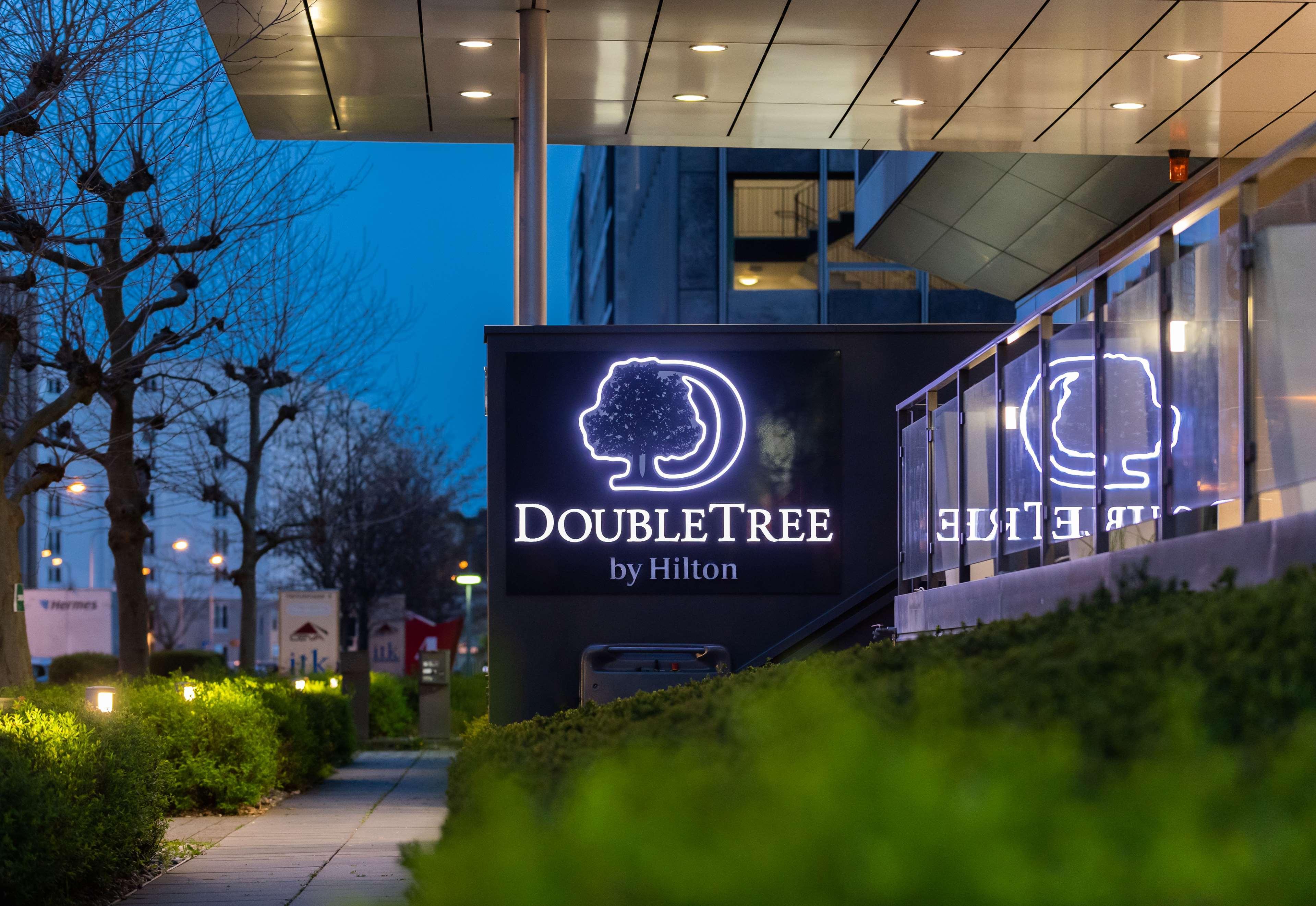 Отель Doubletree By Hilton Frankfurt Niederrad Франкфурт-на-Майне Экстерьер фото