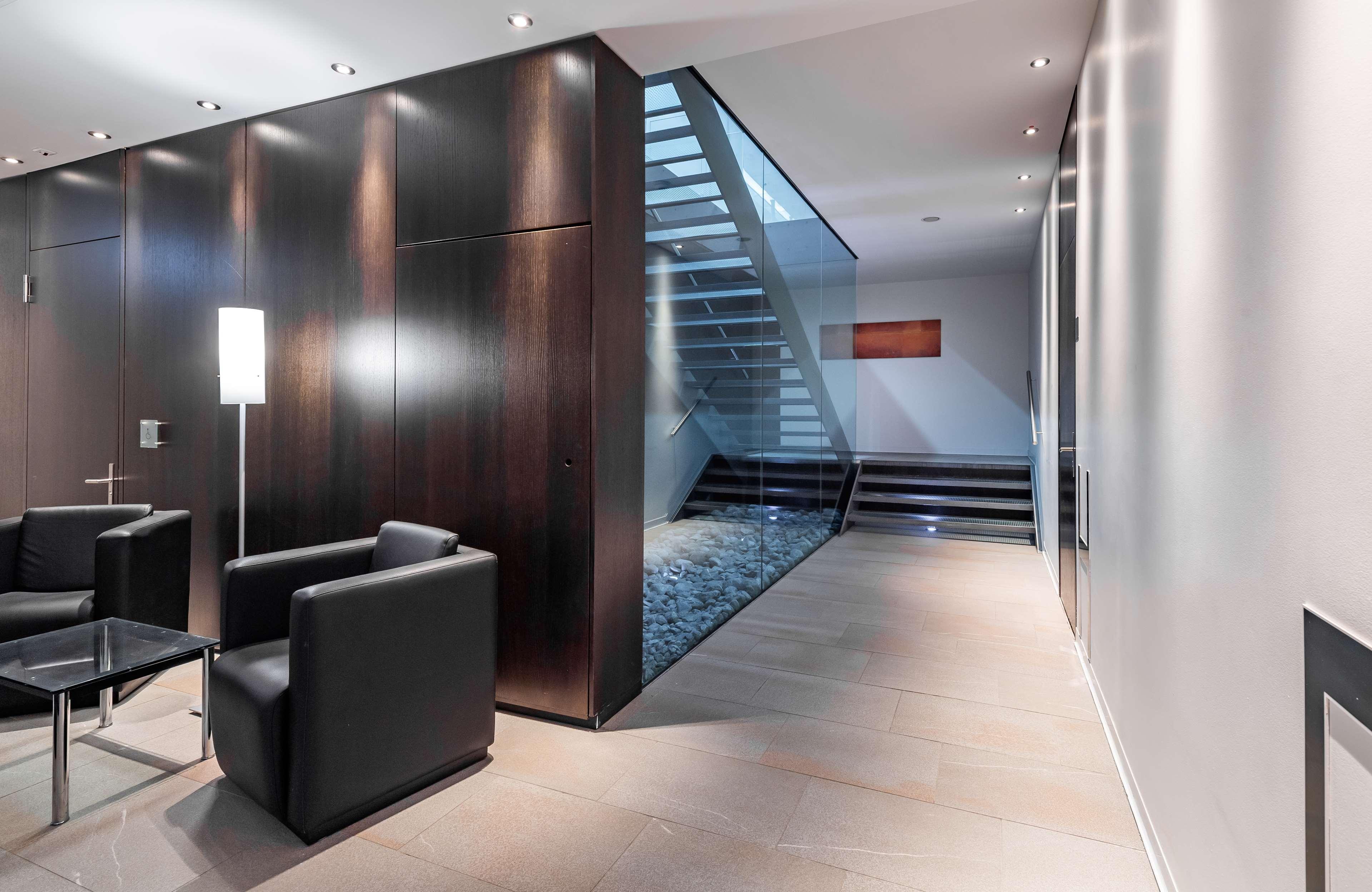 Отель Doubletree By Hilton Frankfurt Niederrad Франкфурт-на-Майне Экстерьер фото
