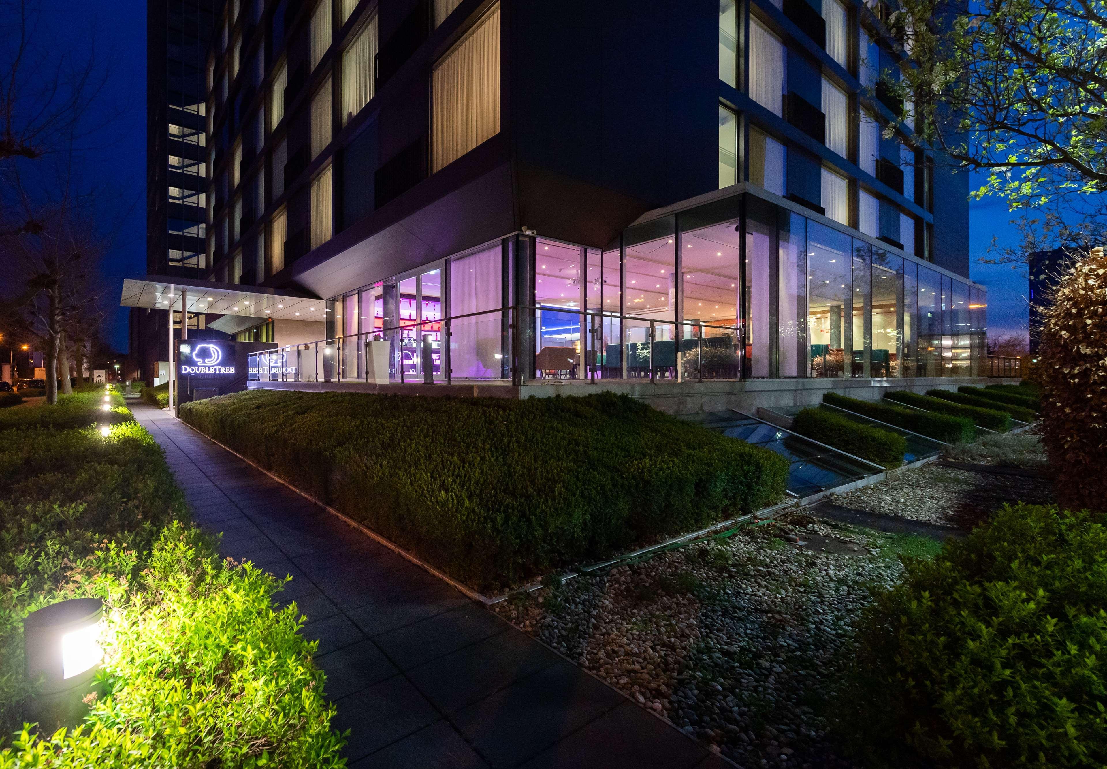 Отель Doubletree By Hilton Frankfurt Niederrad Франкфурт-на-Майне Экстерьер фото