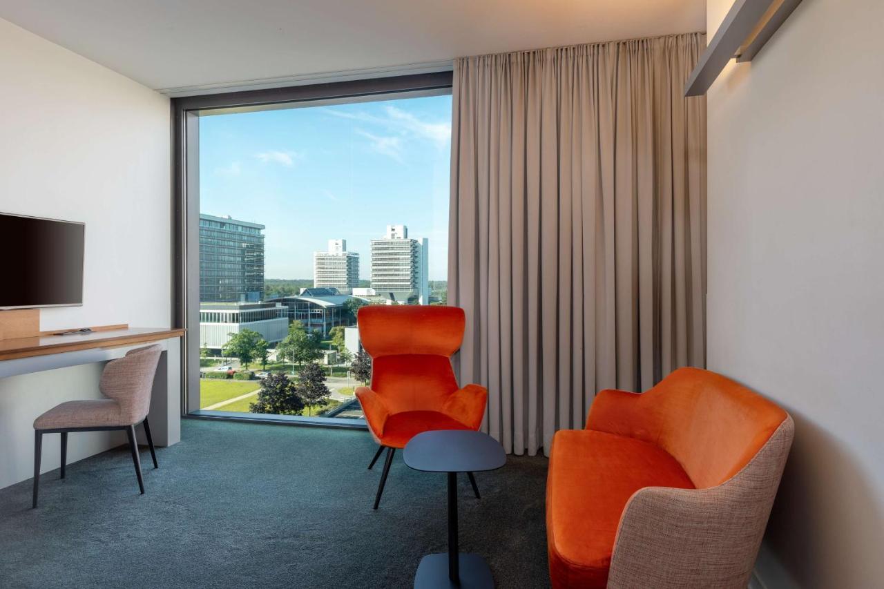Отель Doubletree By Hilton Frankfurt Niederrad Франкфурт-на-Майне Экстерьер фото