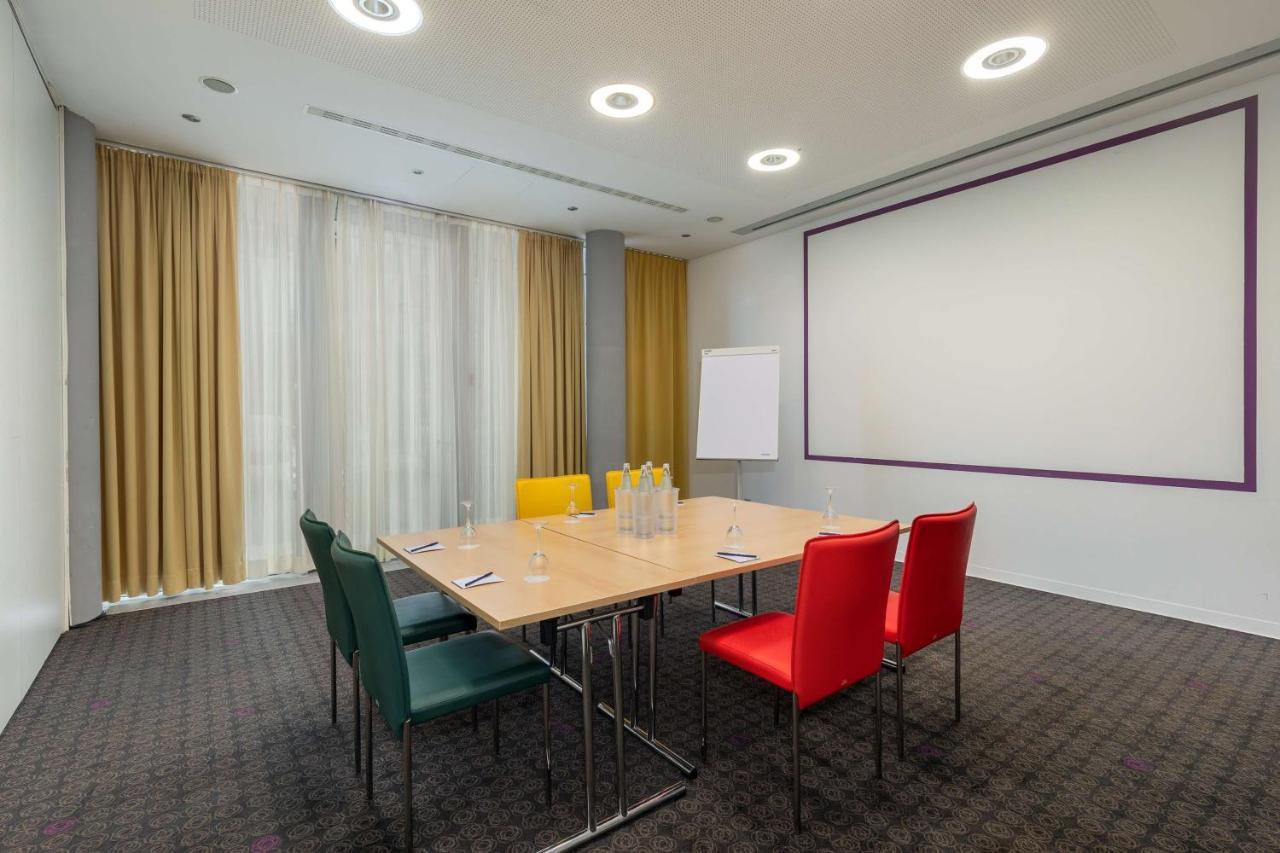 Отель Doubletree By Hilton Frankfurt Niederrad Франкфурт-на-Майне Экстерьер фото