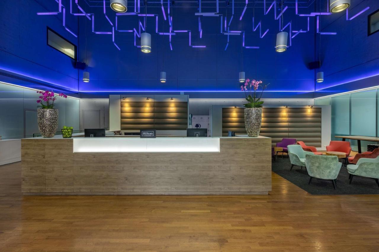 Отель Doubletree By Hilton Frankfurt Niederrad Франкфурт-на-Майне Экстерьер фото