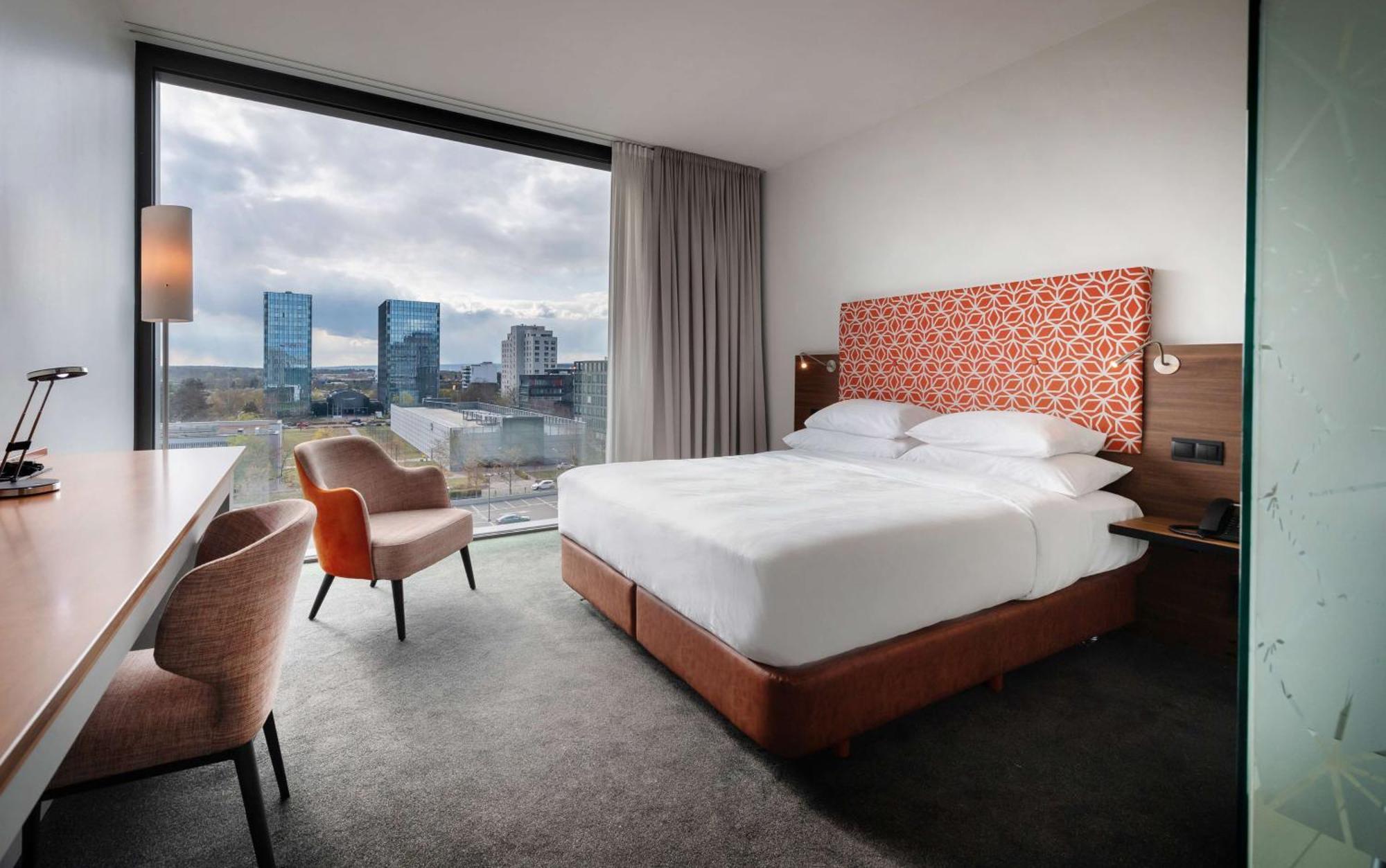 Отель Doubletree By Hilton Frankfurt Niederrad Франкфурт-на-Майне Экстерьер фото