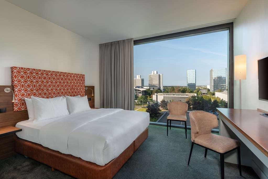 Отель Doubletree By Hilton Frankfurt Niederrad Франкфурт-на-Майне Номер фото